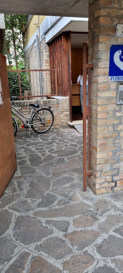 Dott.ssa Carlota Gutiérrez, Dermatologo