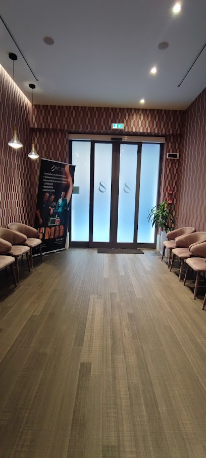 Dr. Vincenzo Bucaria, Chirurgo plastico